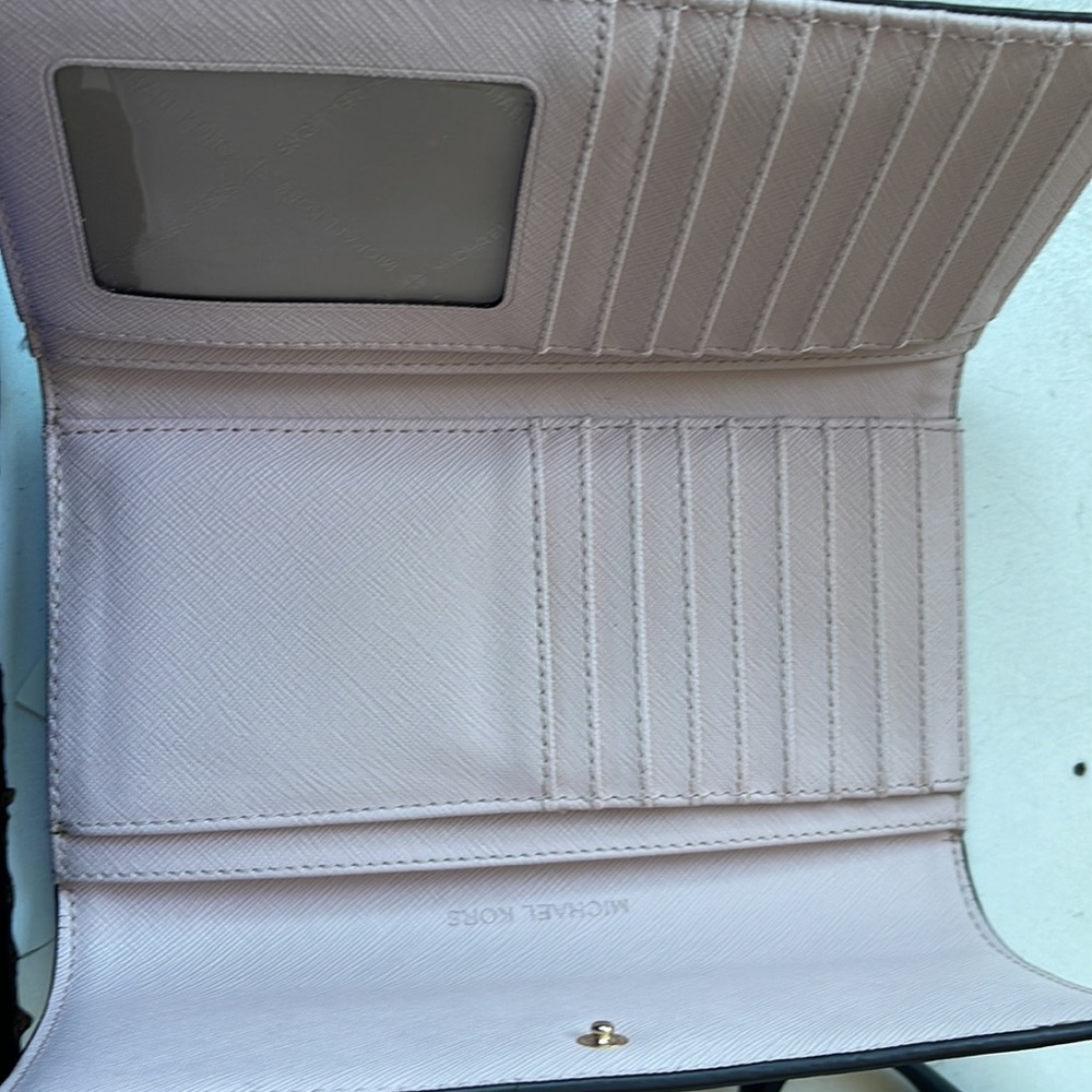 Michael kors wallet - Picture 3 of 3